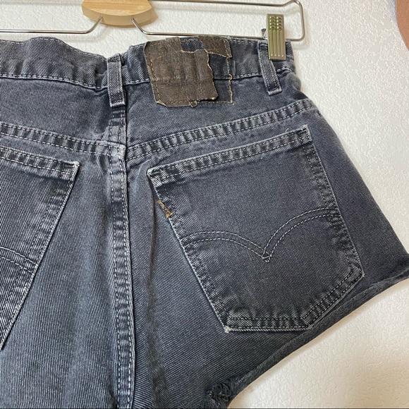 Levi’s Cheeky Cut Off Booty Short Festival Black Cutoffs - Picture 5 of 6